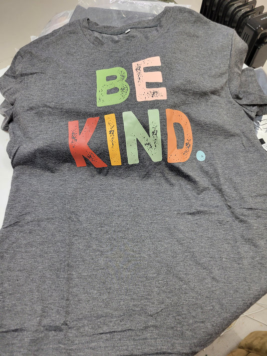 ! Krisit's Be Kind T-shirt - NEW